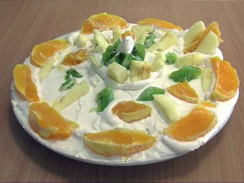 Foto: Salata de fructe (c) eMaramures.ro